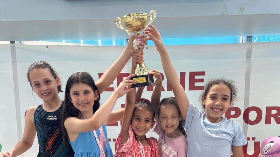 Yüzme İl Birinciliği Yarışmalarında Okulumuz Öğrencilerinin Büyük Başarısı